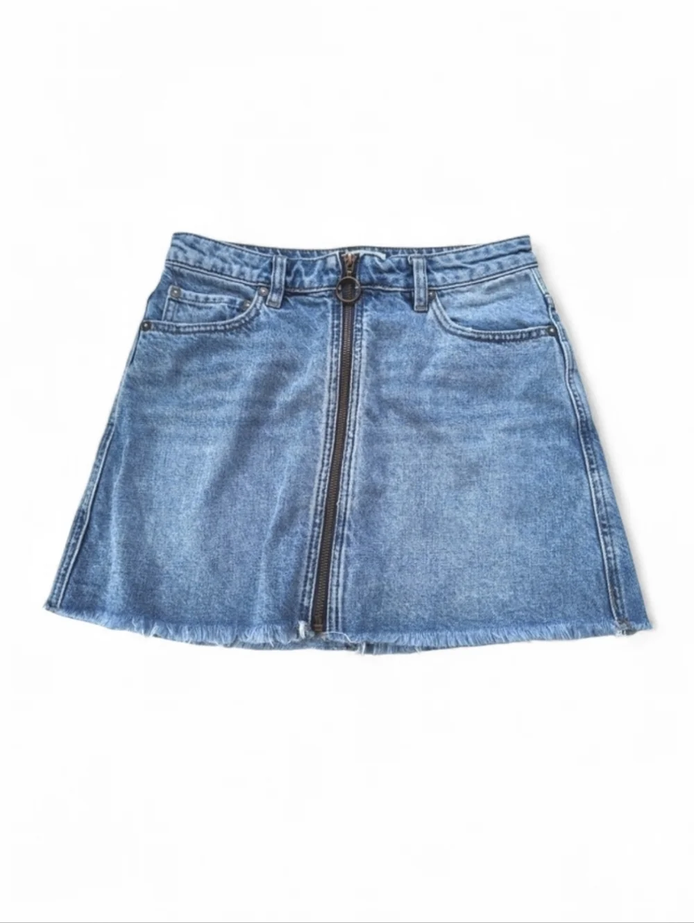 Free People We the Free Zip It Up Denim Distressed Mini Skirt in Med Wash Sz 25